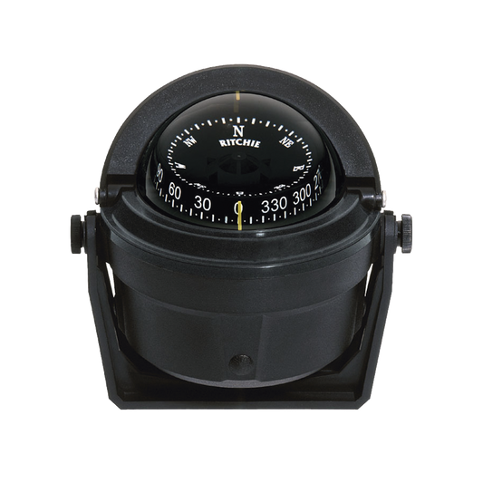 Brújula serie Voyager en color negro, cuenta con iluminación exclusiva NiteVu en color verde.
