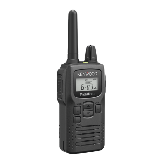 Radio portátil UHF 450-470 MHz, 2 W, 16 canales, Resistente a Golpes MIL-STD-810, manos libres VOX. Incluye antena, batería, cargador y clip