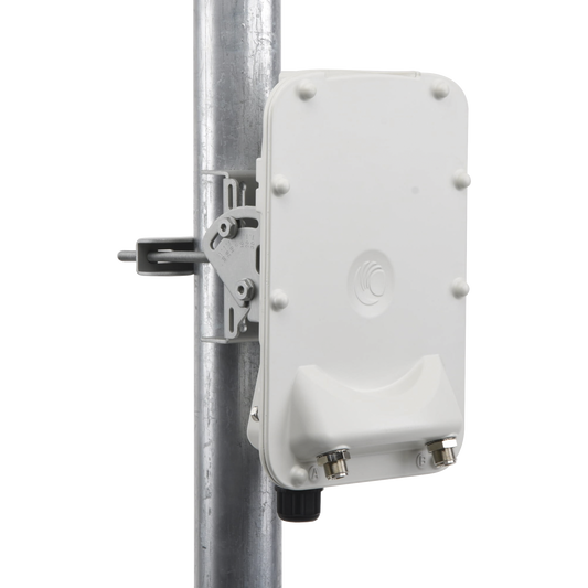 PTP-550 Hasta 1.36 GBps / 4910 - 6200 MHz / 802.11 AC Wave 2 MU-MIMO 4: 4x4 / BackHaul Conectorizado (C050055H014A)