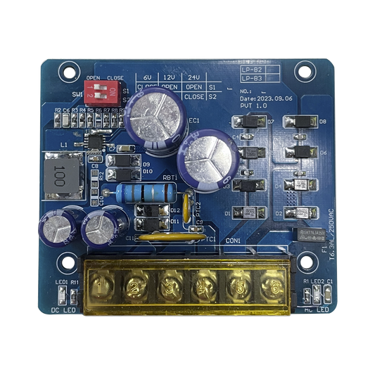 6 o 12 o 24 Vcc @ 1.5 A / Fuente tipo tarjeta/ 1 salida / requiere transformador de entrada  / capacidad de baterías / baterías no incluidas.